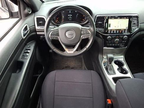 Used 2021 Jeep Grand Cherokee Laredo X image 12