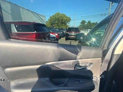 Used 2020 Nissan Murano S w/ Technology Package FWD image 16