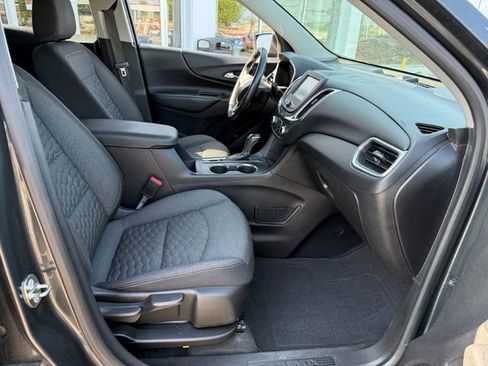 Used 2018 Chevrolet Equinox LT image 23