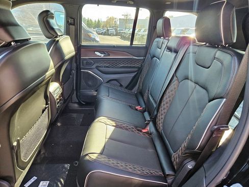 New 2025 Jeep Grand Cherokee Summit w/ Obsidian Package image 15