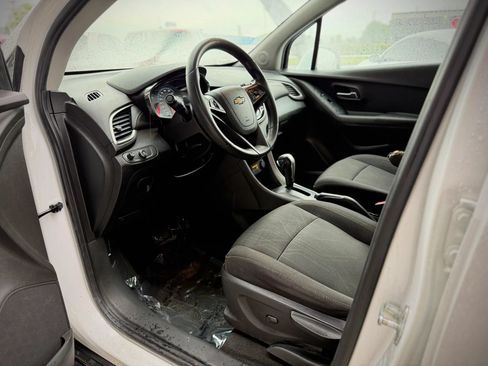 Used 2018 Chevrolet Trax LT AWD/4WD image 7