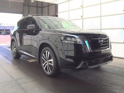 Used 2024 Nissan Pathfinder Platinum w/ Cargo Package