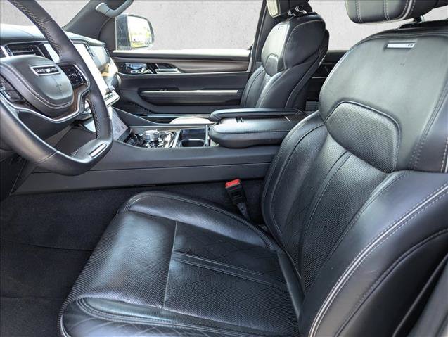 Used 2023 Jeep Grand Wagoneer L Series II AWD/4WD image 13