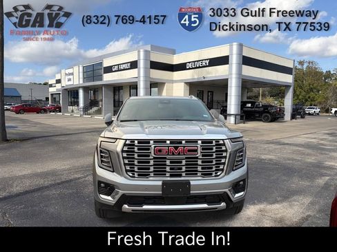 Used 2025 GMC Yukon Denali w/ Sun & Power Step Package image 2