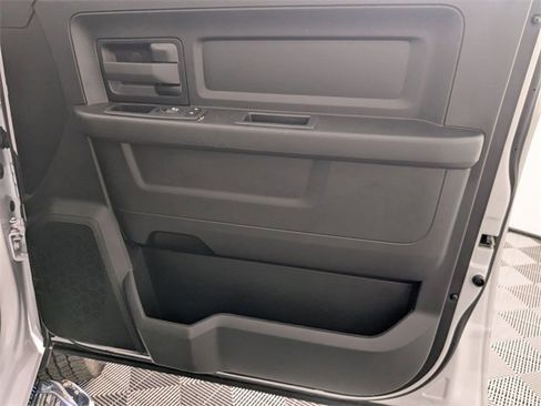 Used 2024 RAM 3500 Tradesman w/ Chrome Appearance Group image 32