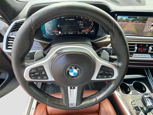 Used 2021 BMW X7 M50i w/ Dynamic Handling Package AWD/4WD image 41
