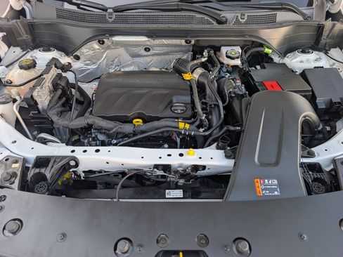 Used 2024 Chevrolet Trax LS FWD image 4