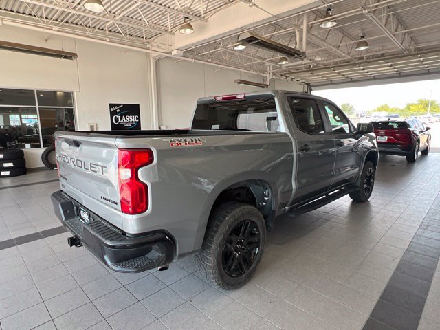 Used 2025 Chevrolet Silverado 1500 Custom Trail Boss w/ LPO, Dark Essentials Package AWD/4WD image 5