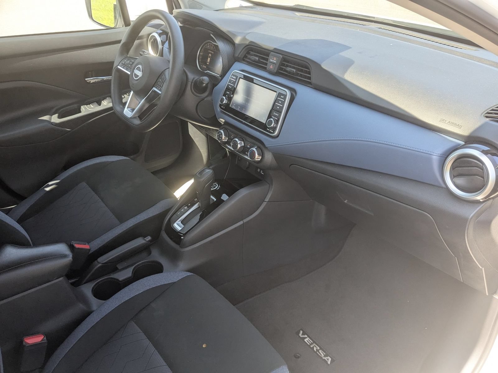 Used 2025 Nissan Versa SV FWD image 35