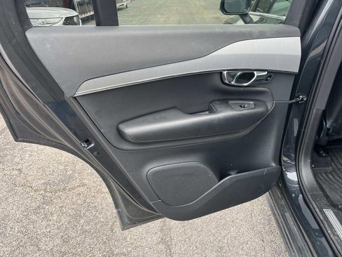 Used 2021 Volvo XC90 T5 Momentum w/ Protection Package image 18