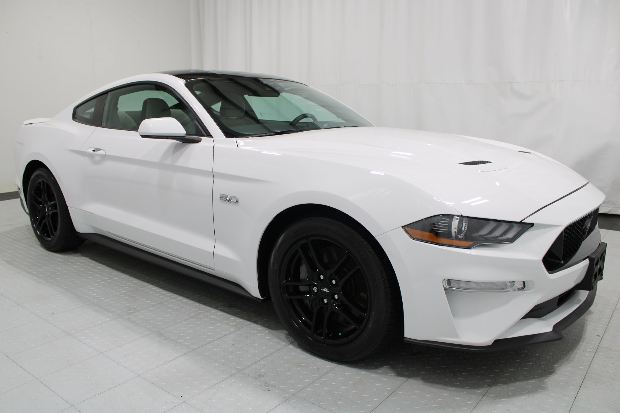 Used 2021 Ford Mustang GT RWD image 4