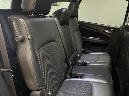 Used 2019 Dodge Journey Crossroad w/ Nav & Sun Group image 40