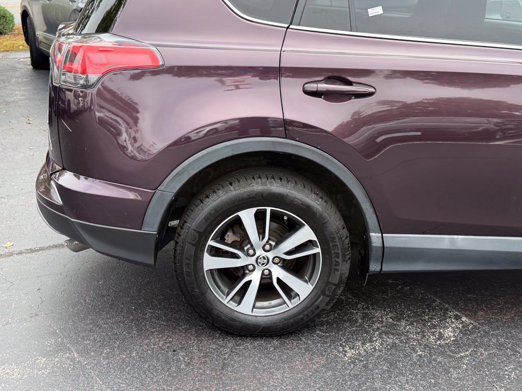 Used 2018 Toyota RAV4 XLE AWD/4WD image 9