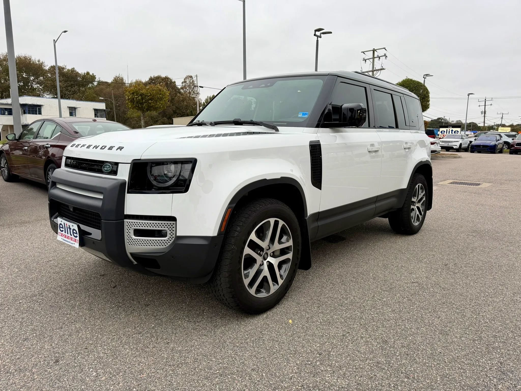 Used 2024 Land Rover Defender 110 S AWD/4WD image 3