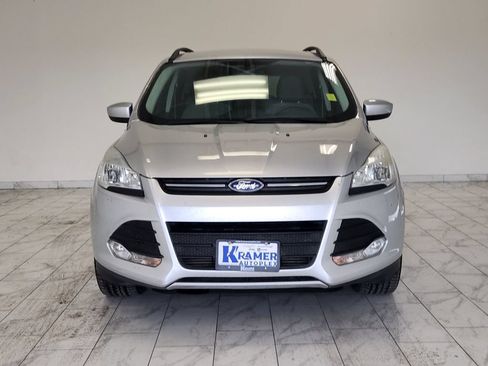 Used 2016 Ford Escape SE w/ Equipment Group 201A FWD image 2
