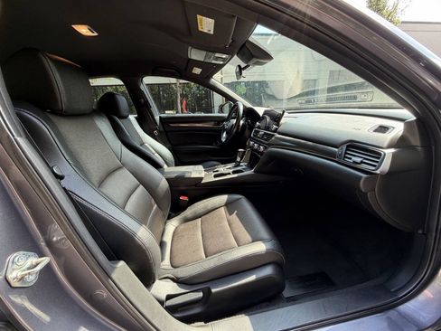 Used 2020 Honda Accord Sport image 14