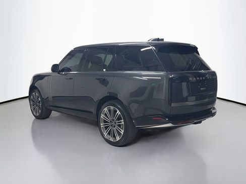 Used 2025 Land Rover Range Rover SE AWD/4WD image 3