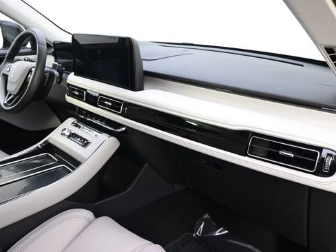 New 2026 Lincoln Aviator Reserve AWD/4WD image 16