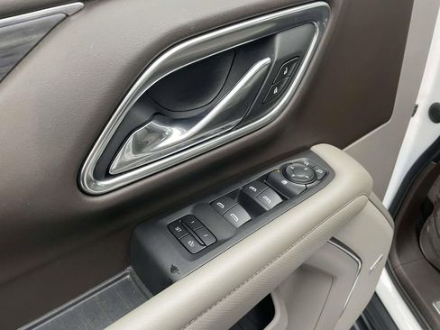 Used 2021 GMC Yukon SLT image 28