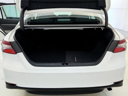 Used 2022 Toyota Camry LE w/ Carpet Mat Package (TMS) image 20