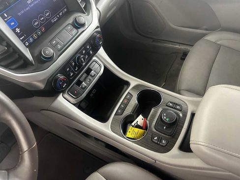 Used 2021 GMC Acadia SLT w/ Preferred Package image 20