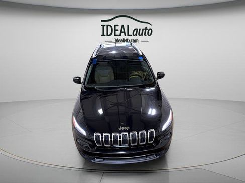 Used 2018 Jeep Cherokee Latitude w/ North All-Season Group FWD image 6