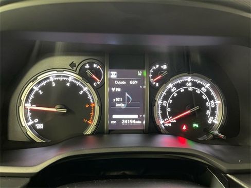Used 2022 Toyota 4Runner Limited image 15