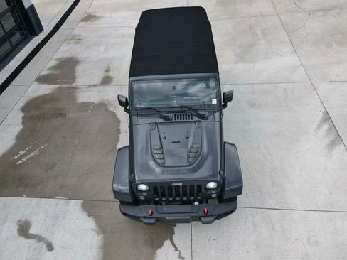 Used 2017 Jeep Wrangler Unlimited Rubicon image 51