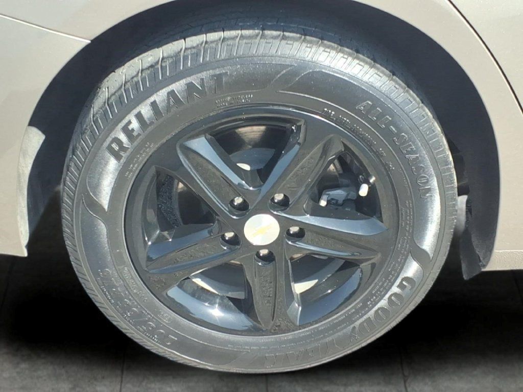 Used 2024 Chevrolet Malibu LS FWD image 9