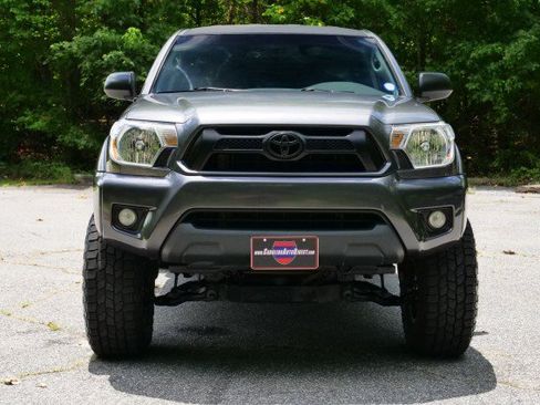 Used 2014 Toyota Tacoma PreRunner w/ SR5 Package RWD image 5