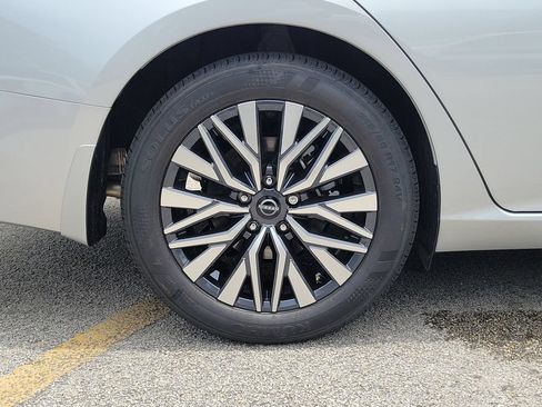 New 2026 Nissan Altima 2.5 SV FWD image 9
