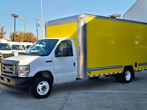 Used 2024 Ford E-350 and Econoline 350 Super Duty w/ Driver's Safety Package image 8