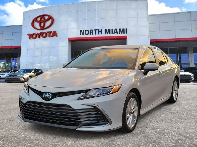 Used 2024 Toyota Camry LE FWD image 2