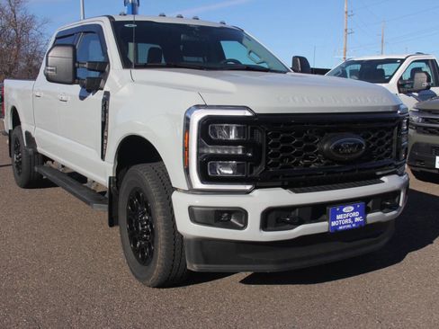 Used 2025 Ford F350 XLT w/ Black Appearance Package image 8