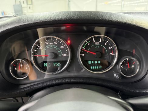 Used 2017 Jeep Wrangler Unlimited Rubicon w/ Connectivity Group image 14