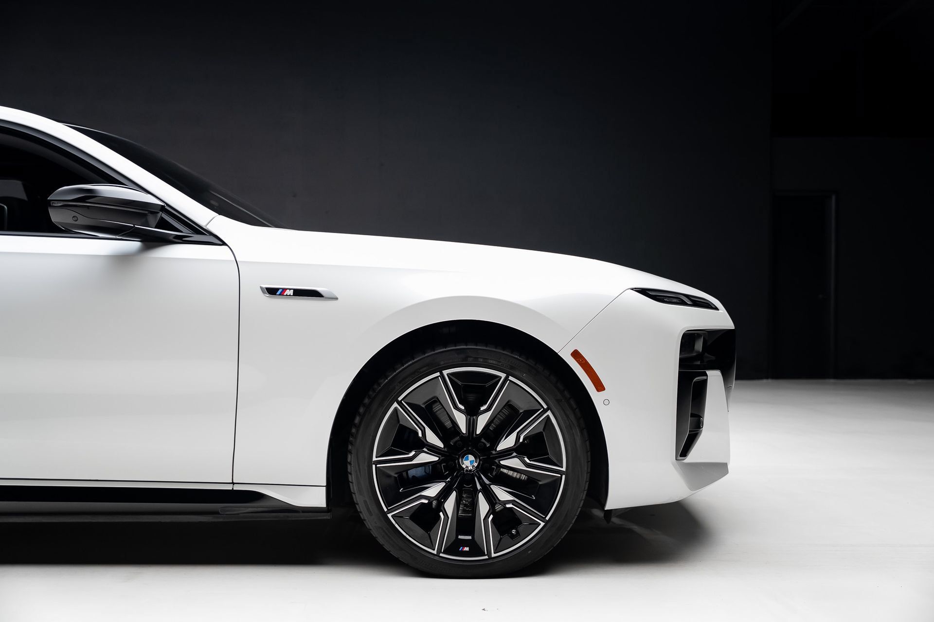 Used 2024 BMW i7 M70 AWD/4WD image 39