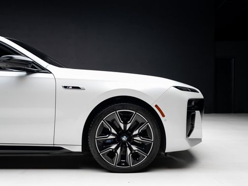 Used 2024 BMW i7 M70 AWD/4WD image 39
