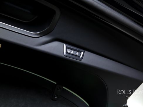 Certified 2024 Rolls-Royce Cullinan Black Badge w/ Dark Exterior Package AWD/4WD image 27