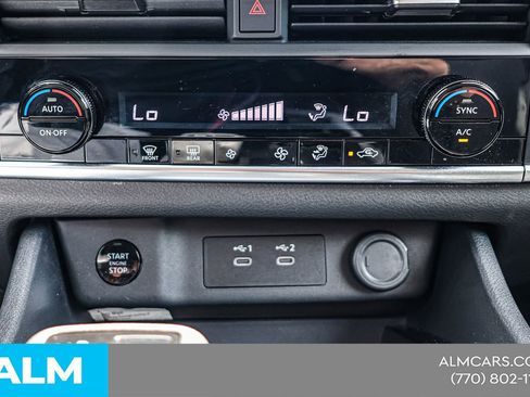 Used 2025 Nissan Rogue SV image 32