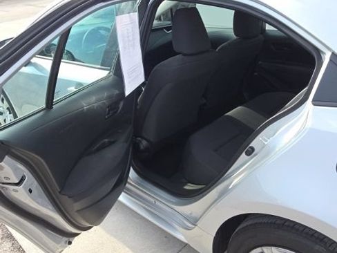 Used 2025 Toyota Corolla LE FWD image 17