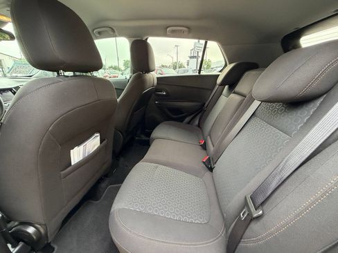 Used 2020 Chevrolet Trax LS w/ Tint and Cruise Package FWD image 5