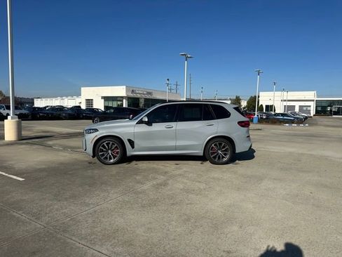 Used 2024 BMW X5 xDrive40i w/ Executive Package image 5