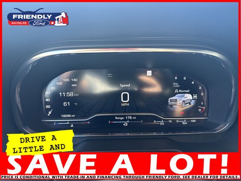 Used 2024 GMC Yukon SLT w/ SLT Premium Package image 9