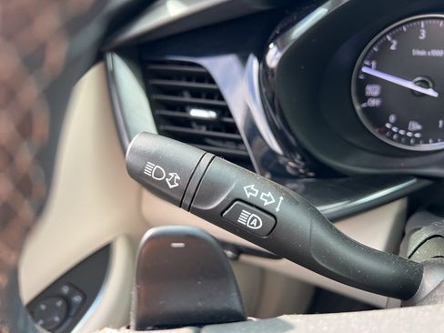 Used 2022 Buick Envision Essence w/ Safety Package image 15