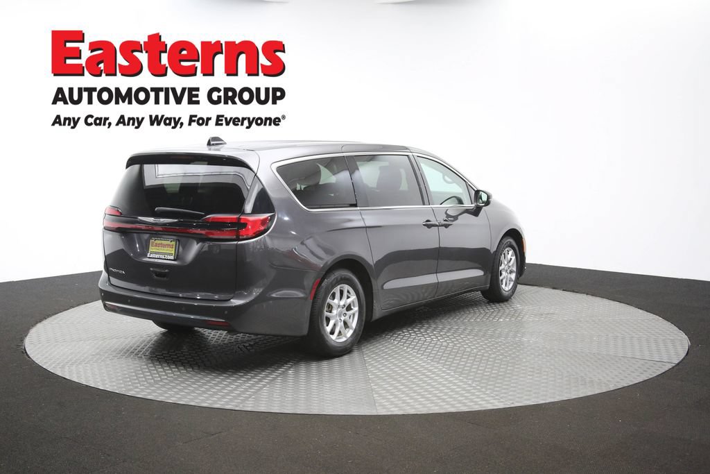 Used 2023 Chrysler Pacifica Touring-L FWD image 42