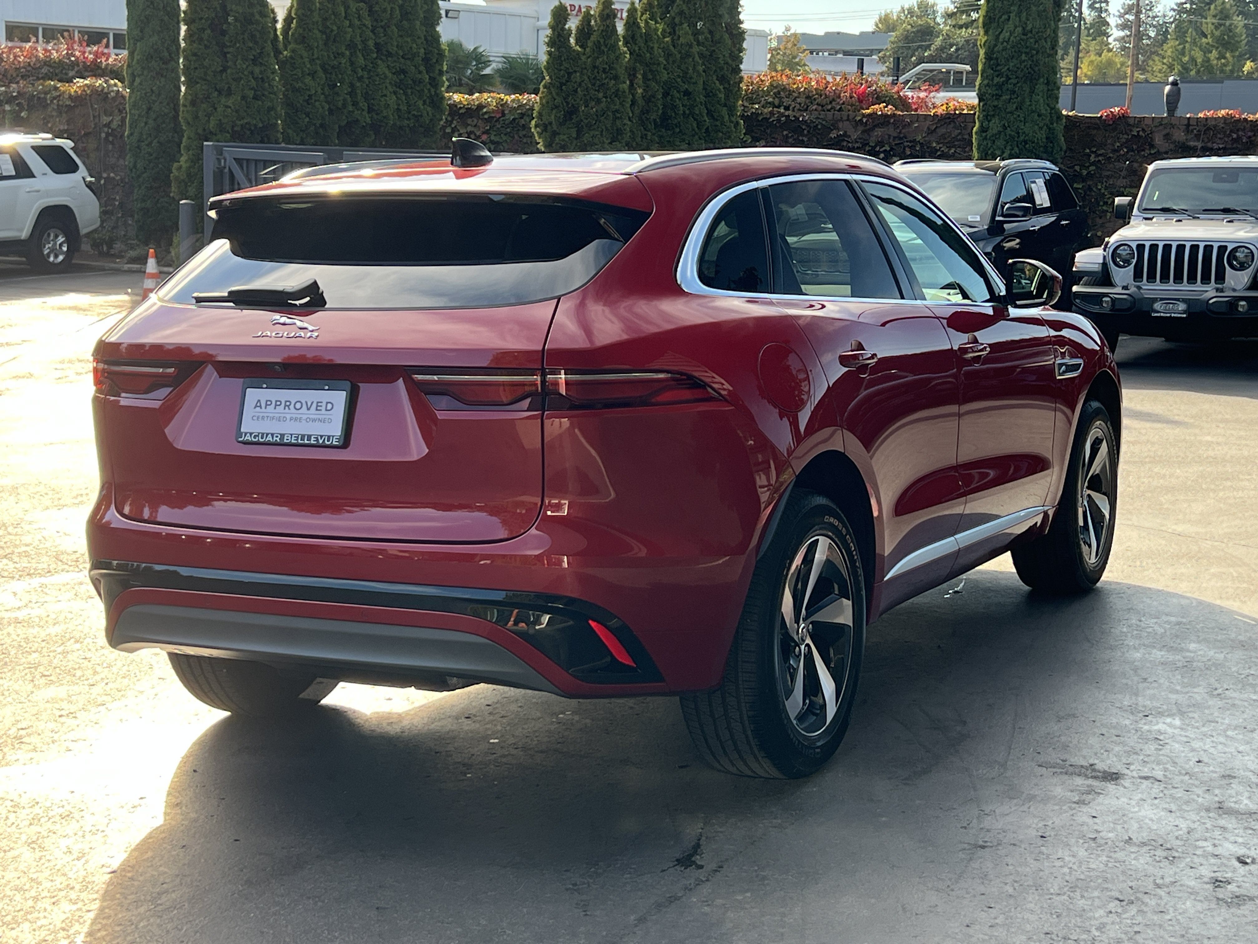 Certified 2025 Jaguar F-PACE R-Dynamic S AWD/4WD image 8