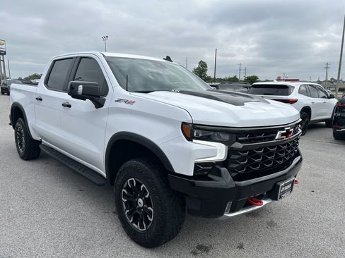 Used 2022 Chevrolet Silverado 1500 ZR2 AWD/4WD image 2