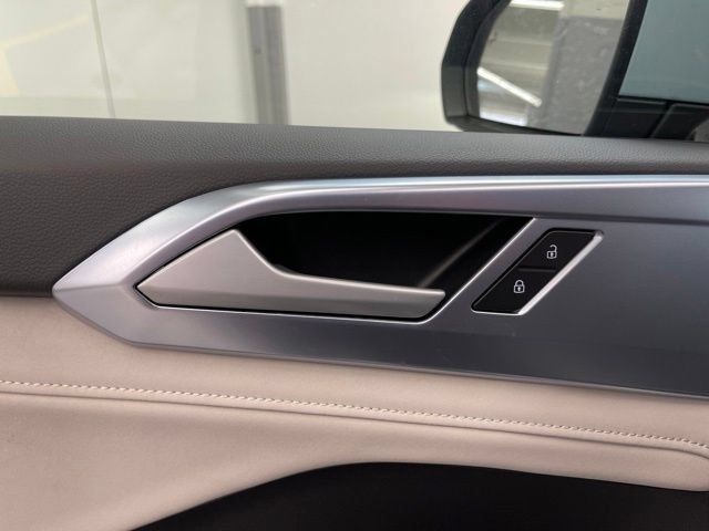 New 2027 Volkswagen Taos SE AWD/4WD image 27