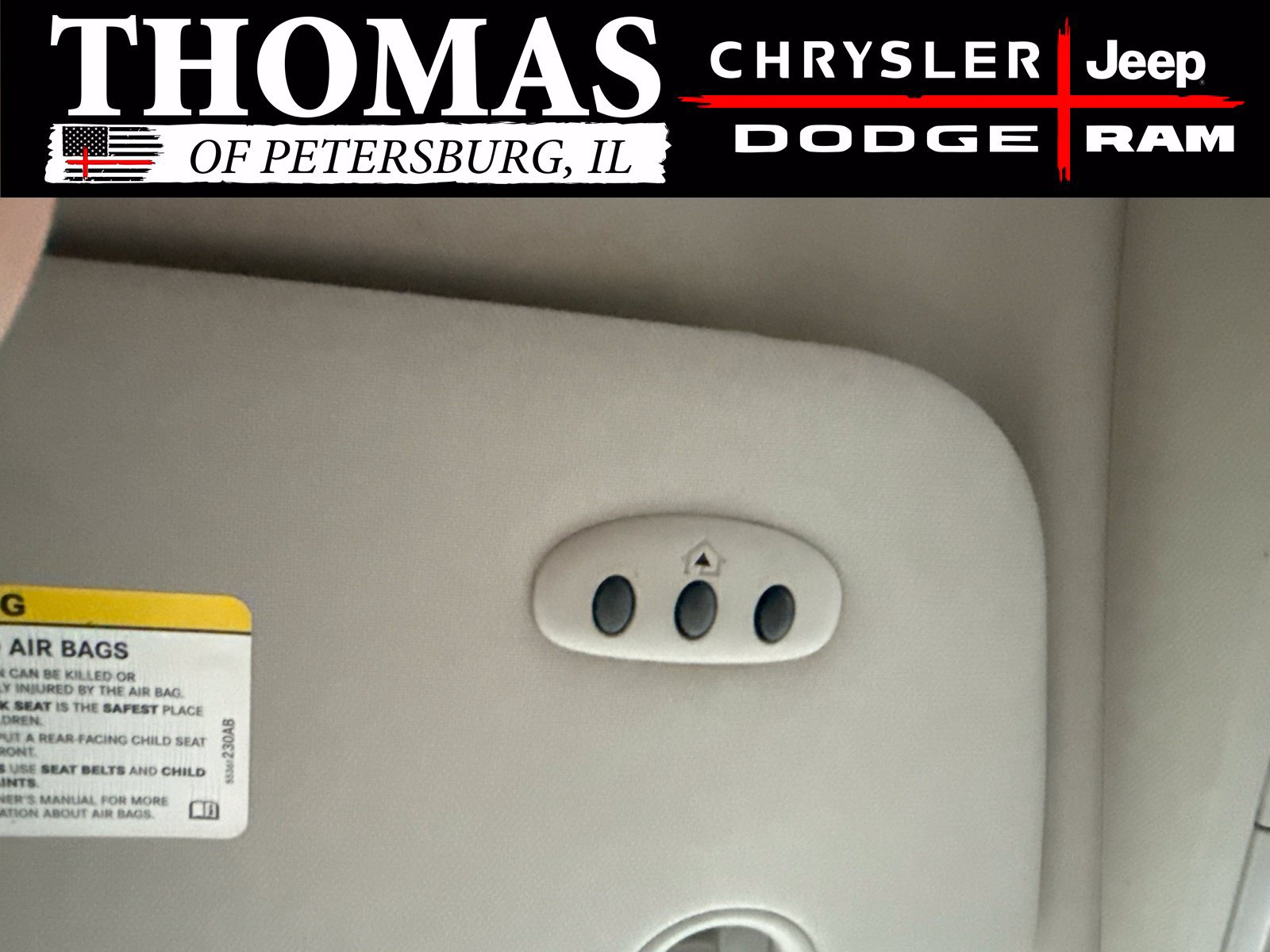 Used 2013 Chrysler Town & Country Touring-L FWD image 22
