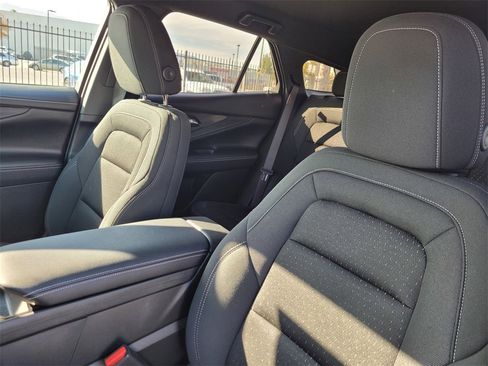 Used 2025 Chevrolet Blazer EV LT image 16